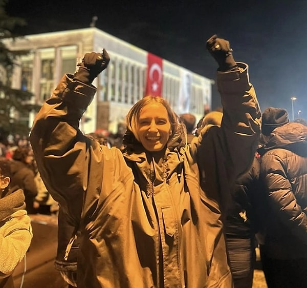 İlk Günden Beri Yüyüşlerde Yer Alan Didem Soydan, Sosyal Medyadan da Tepkisini Ortaya Koydu!