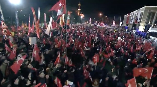 İstanbul’un birçok farklı noktasında devam eden eylemlerden en yoğun olanı Saraçhane’de gerçekleşiyor.