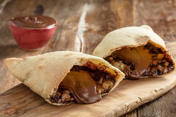 Çikolatalı ve Muzlu Calzone!