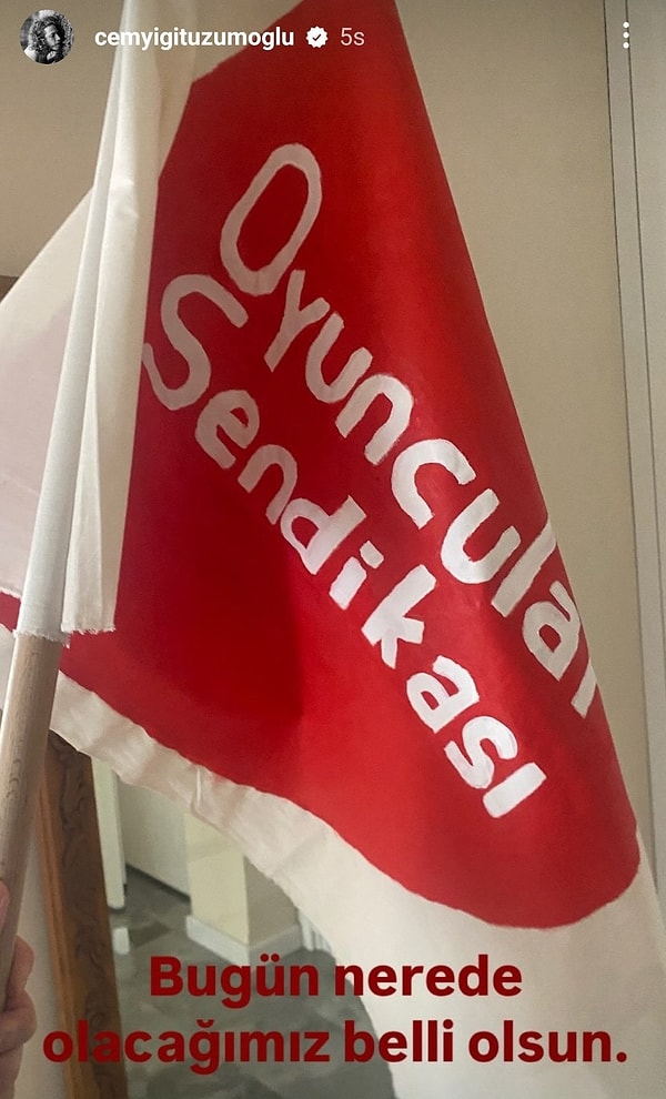 Cem Yiğit Üzümoğlu, Instagram hesabından yaptığı paylaşımda "Bugün nerede olacağımız belli olsun." ifadelerine yer verdi.