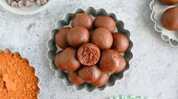 Badem Unlu Brownie Topları