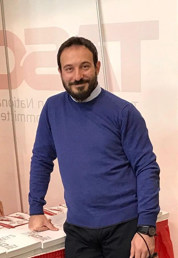 "Bugüne dek hiçbir siyasi veya kurumsal destek almadan, yalnızca inandığımız vizyonla ülkemize dünyanın saygın sanatçılarını getirdik. "