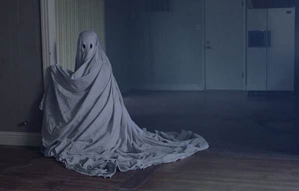 9. A Ghost Story (2017)