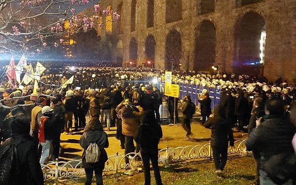 Ekrem İmamoğlu’nun tutuklanması sonrasında başlayan protestolarda 301 kişi tutuklanmıştı.