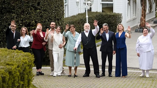 Bir dönemin efsane dizisi Yalı Çapkını, dün akşam (4 Nisan) 101. bölümüyle final yaptı.