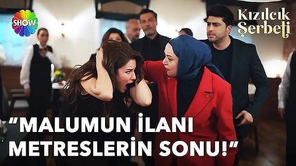 Show Tv ekranlarının vazgeçilmez dizisi olan Kızılcık Şerbeti hem oyuncu kadrosu hem de hareketli hikayesiyle her hafta trendlere yerleşiyor.