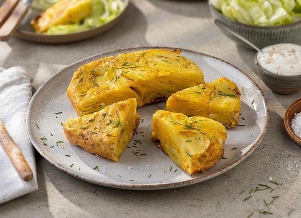 10. Patatesli Omlet