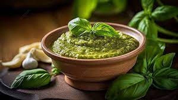 7. Kavrulmuş Domates ve Fesleğenli Pesto