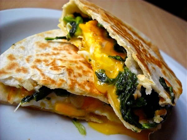 6. Yumurtalı ve Ispanaklı Quesadilla