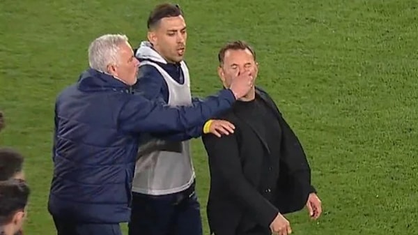 Okan Buruk futbolculuğu döneminde burnunun kırılmasını hatırlattı.