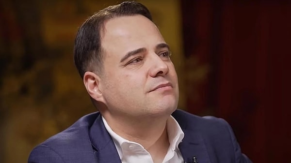 Özgür Demirtaş sosyal medya hesabından “çalıntı tweet” iddialarıyla ilgili açıklamada bulundu.