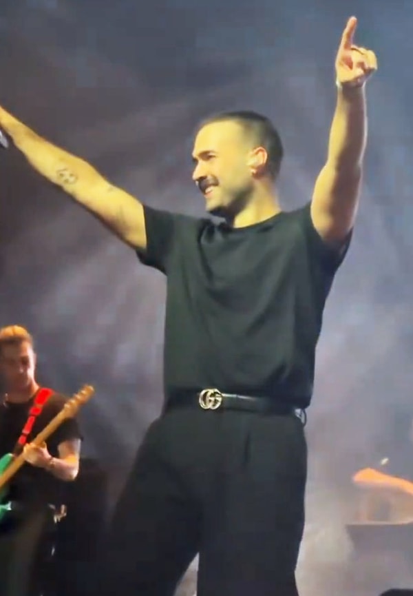 Uzun süredir sessizliğe bürünen Mert Demir, 2025’in ilk konserini Almanya’da verdi.