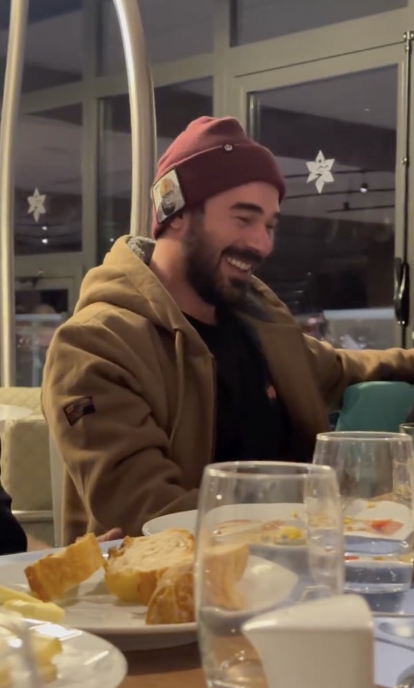 Paylaşımlarında birçok arkadaşının yanı sıra Yusuf Çim'e de yer vermişti.
