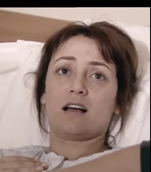 Yıllarca bitmeyen Doktorlar dizisinde de oynamışlığı var