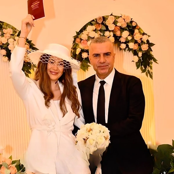 Bugün ise Berdan Mardini ve 21 yaş küçük aşkı Dilara Talay'ın kimselere ses etmeden evlendiği ortaya çıkmıştı!