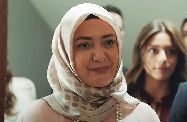 Kızılcık Şerbeti'nden ayrılan Pembe için sosyal medya ayağa kalktı, oyuncu arkadaşlarından veda mesajı yağdı.