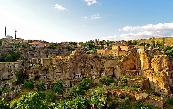How to get to Güzelyurt Gelveri Houses?