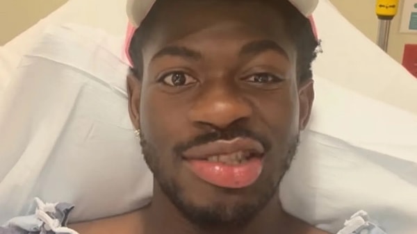 Lil Nas X, bu sefer de talihsiz bir olayla gündeme geldi. Başarılı rapçi yüz felci geçirdi, hastaneye kaldırıldı.