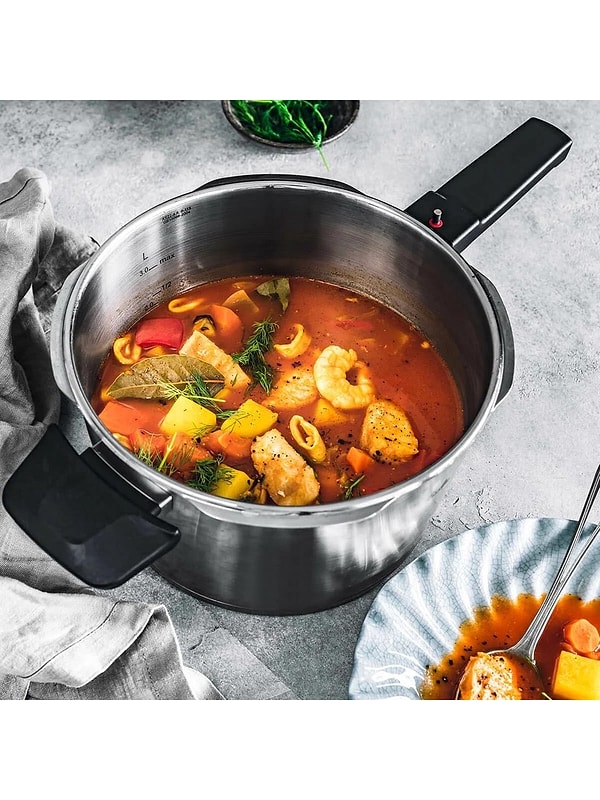 11. Fissler Vitaquick Black Düdüklü Tencere