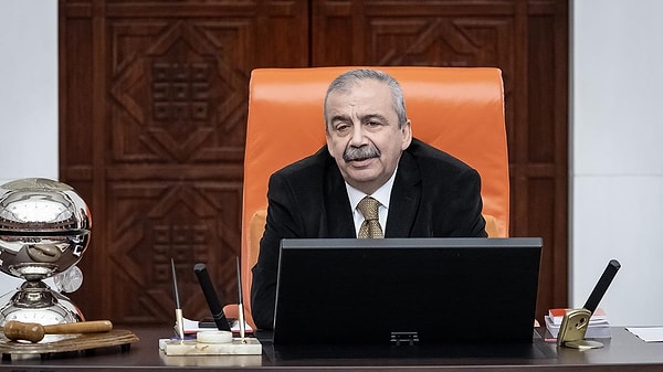 TBMM Başkanvekili ve DEM Parti İstanbul Milletvekili Sırrı Süreyya Önder, geçirdiği kalp rahatsızlığı sonucu ameliyata alındı. Görseli