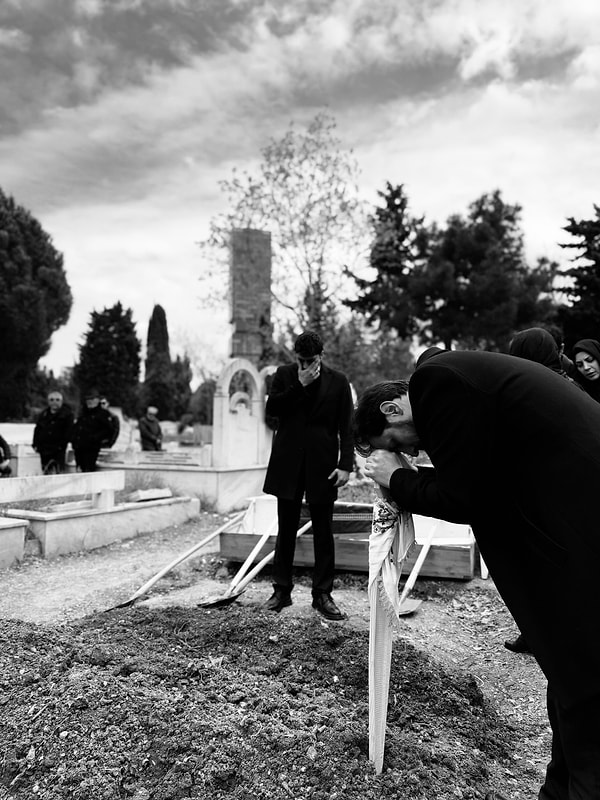 Doğukan Güngör, X hesabı üzerinden Pembe'nin mezarı başında fotoğraf paylaştı. Görseli