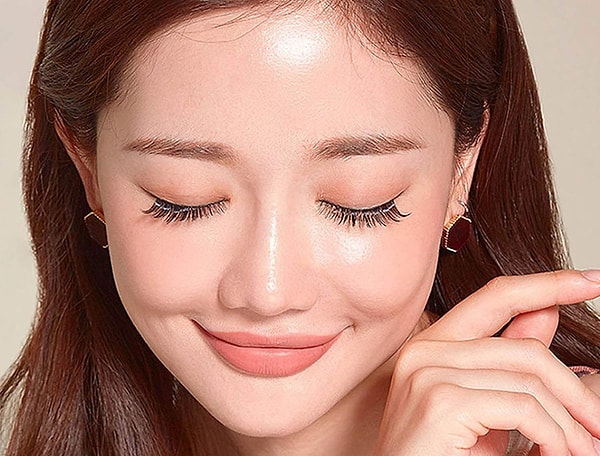 Youmaxe Sıvı Eyeliner ve Takma Kirpik Seti