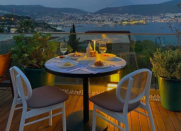 7. Isola Manzara Gardens