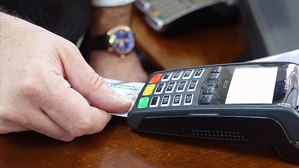Kanuna göre kartların günlük 158 TL marketlerde kullanım limiti var. Bu da aylık 3476 TL'ye tekabül ediyor. Görseli