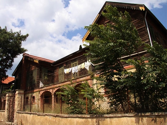 Top Things to Do in Burgazada: Explore the Island's Best Coves and Historical Sites