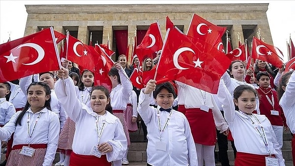 10. 23 Nisan dünyada çocuklara armağan edilen tek evrensel bayram mıdır?