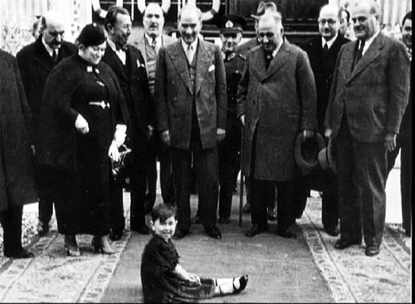 6. 23 Nisan'ın ilk kutlanması hangi belge ile oldu?