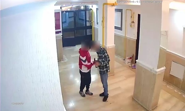 Yüzlerce güvenlik kamerası incelenerek 5 milyon TL ziynet eşyası çalan Özgür L. Ö., Hüseyin K. ve Abdulsamet D. isimli 3 şahıs tespit edildi. Görseli