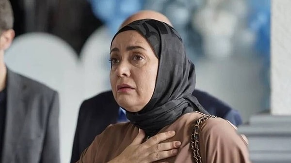 Kızılcık Şerbeti'nin 97. bölümü son derece dramatik sahnelerle başladı.