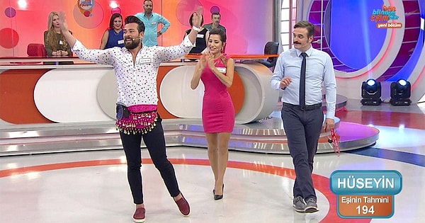 Kanal D ekranlarının en sevilen yarışma programlarından biri olan Ben Bilmem Eşim Bilir büyük bir kitle tarafından sevilmişti.