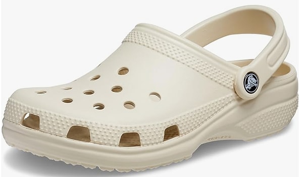 1. Günün fırsatlarında yok yok! Crocs Classic Krem Unisex Terlik şimdi Amazon indiriminde, rahatlığı ve şıklığı bir arada sunuyor.