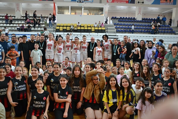 Play Off serisi ilk maçı oynandı.