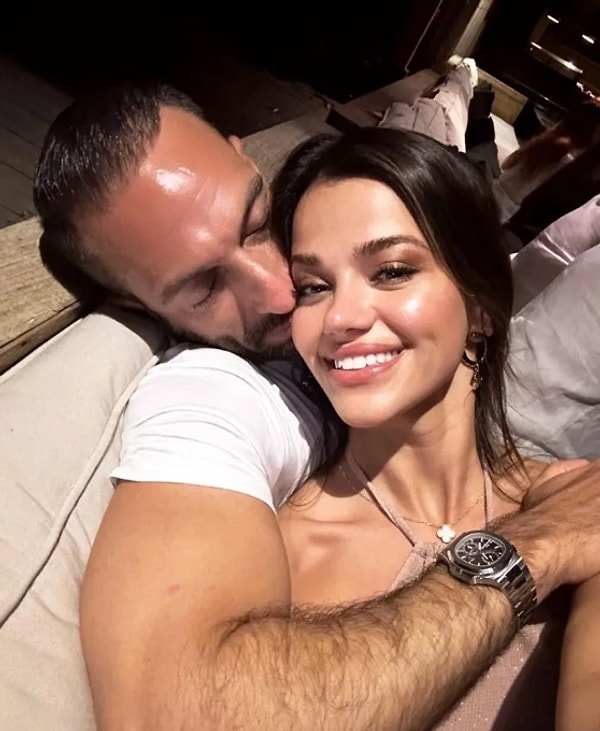 Selin Yağcıoğlu ve Allan Hakko, 2023 senesinde aşklarını ilan etmişti. Çift, geçtiğimiz günlerde ilişkilerini sonlandırdıklarını açıkladı. Görseli