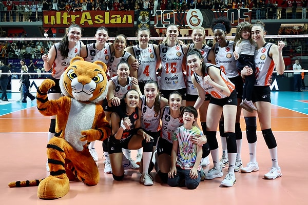 Eczacıbaşı, Galatasaray'ı yenerek sezonu üçüncü sırada noktaladı