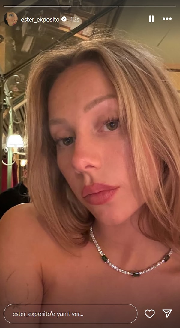 Ester Exposito Görseli
