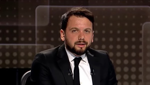 Ancak Taha Hüseyin Karagöz bunu kendisini eleştirerek yaptı.
