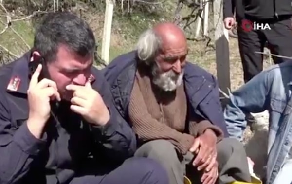 41 saat sonra bulunan Suat Dal'ın ambulansa binerken söylediği sözler yürekleri ısıttı. Görseli