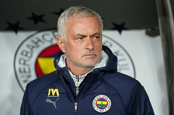 Mourinho kalıyor, en az 12 futbolcuya veda ediliyor