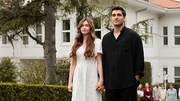 Yalı Çapkını'nın finaliyle birlikte gözler Seyran ve Ferit karakterlerine hayat veren Afra Saraçoğlu ve Mert Ramazan Demir'e döndü. Görseli