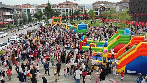 Bu görüntüleri görüp de tekrar çocuk olmak istemeyen var mı? Görseli