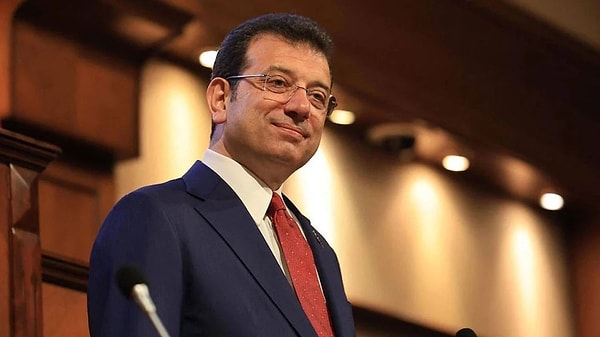 İstanbul Büyükşehir Belediye (İBB) Başkanı Ekrem İmamoğlu, sırasıyla büyüklükleri 3.9 , 6.2 , 5.9 , 4.4 , 4.8 , 4.5 , 4.9 , 3.4 ve 4.9 olarak açıklanan depremler sonrası tutuklu bulunduğu Silivri'den mesaj yayımladı. Görseli