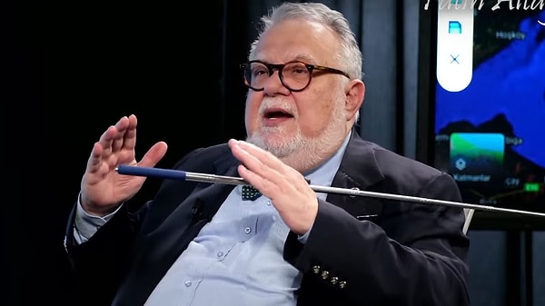 Depremin ardından yer bilimci Prof. Dr. Celal Şengör, Fatih Altaylı’nın programına katıldı. Burada olası büyük İstanbul depremine ilişkin açıklamalarda bulundu. Görseli