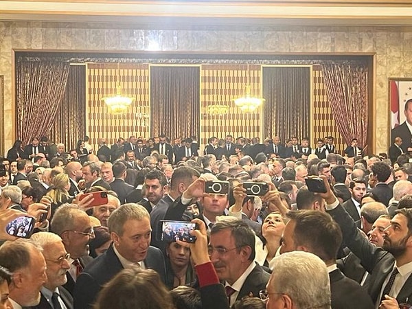 Yoğun katılımlı resepsiyonda DEM Parti sürprizi vardı.