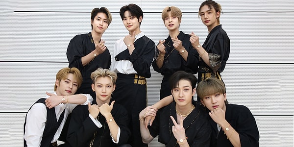 Grubun üyeleri, diğer K-Pop grup üyelerinin aksine varlıklı ailelerden geliyor.