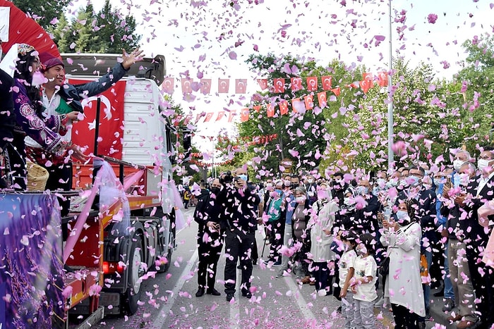 Experience the Isparta Rose Festival: A Journey into the Beauty of Roses