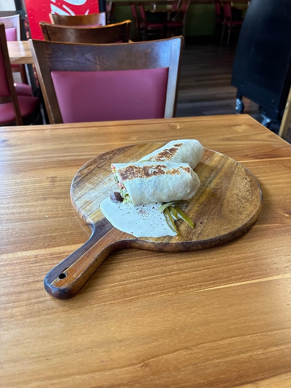 4. Sos tahtadan akmadan falafel dürümü bitirene müesseseden çay!